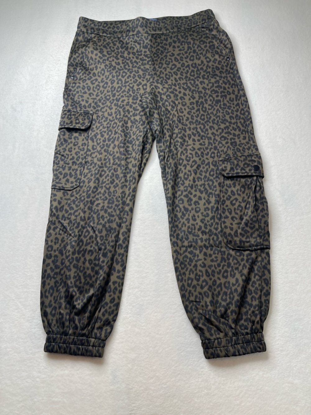 DEMOCRACY HIGH RISE WOMENS SIZE S Leopard Print Cargo Joggers - Olive & Black